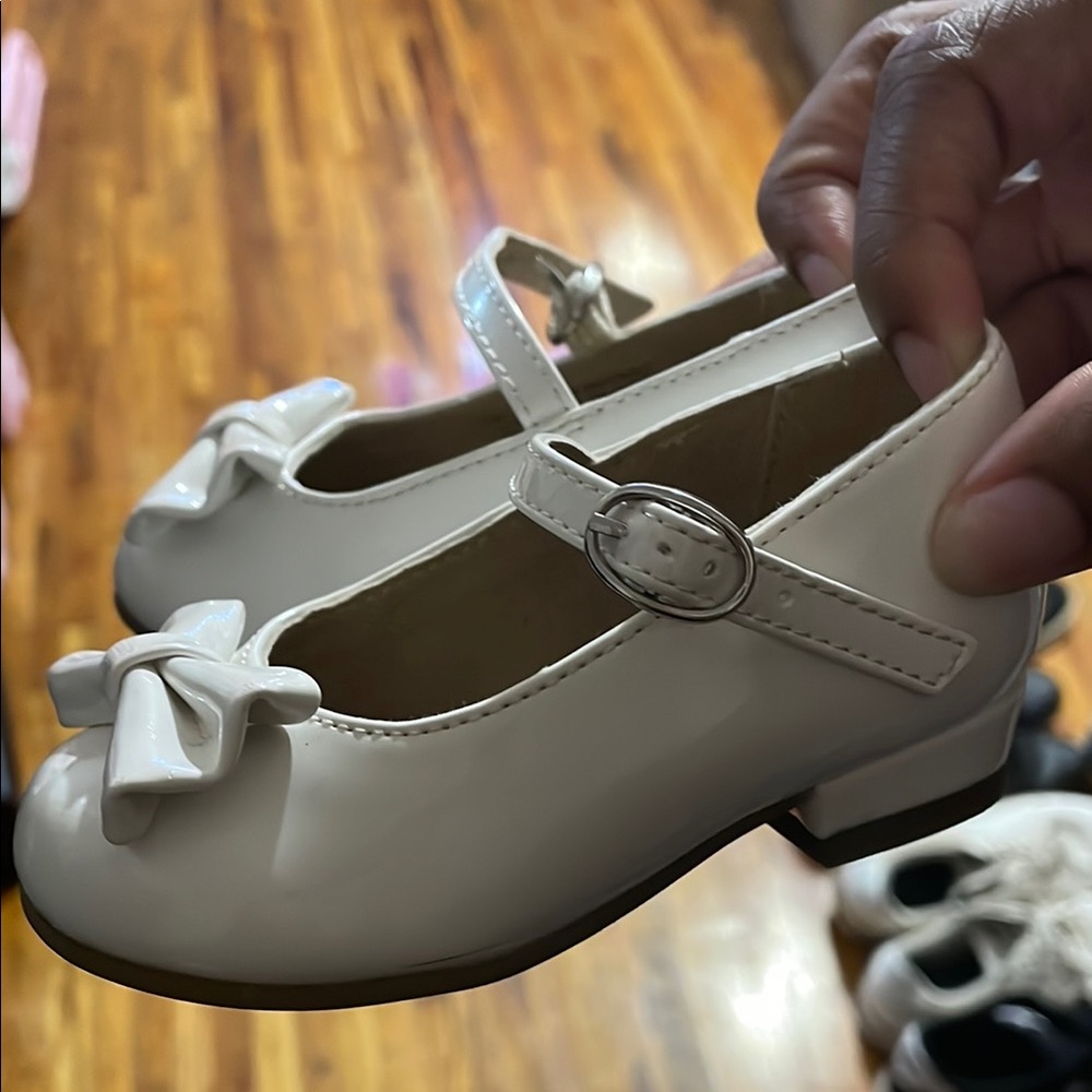 The Children's Place White Dress Shoes with Bow